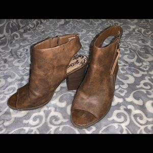 Brash heels